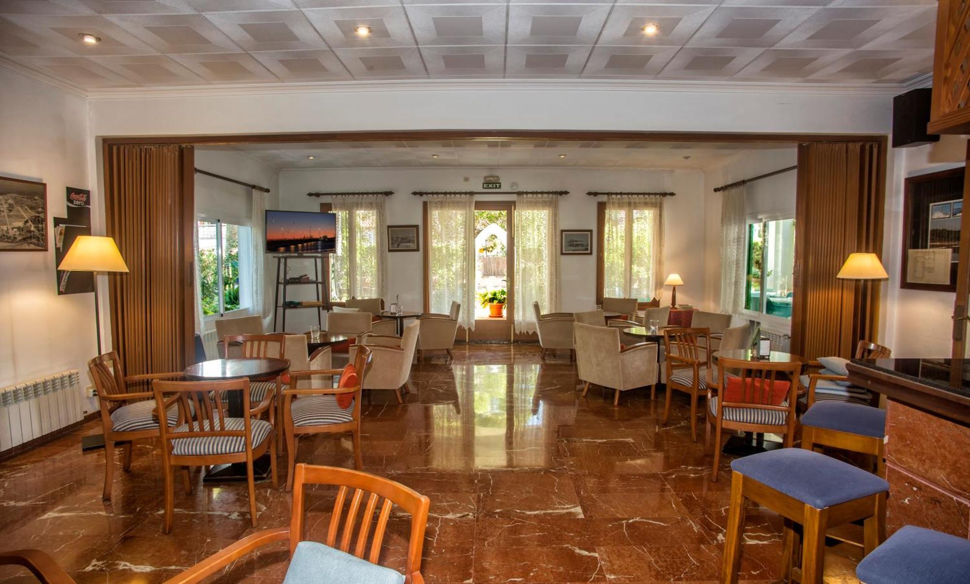 Hotel Martorell By Mhr 콜로니아 산트 호르디 외부 사진