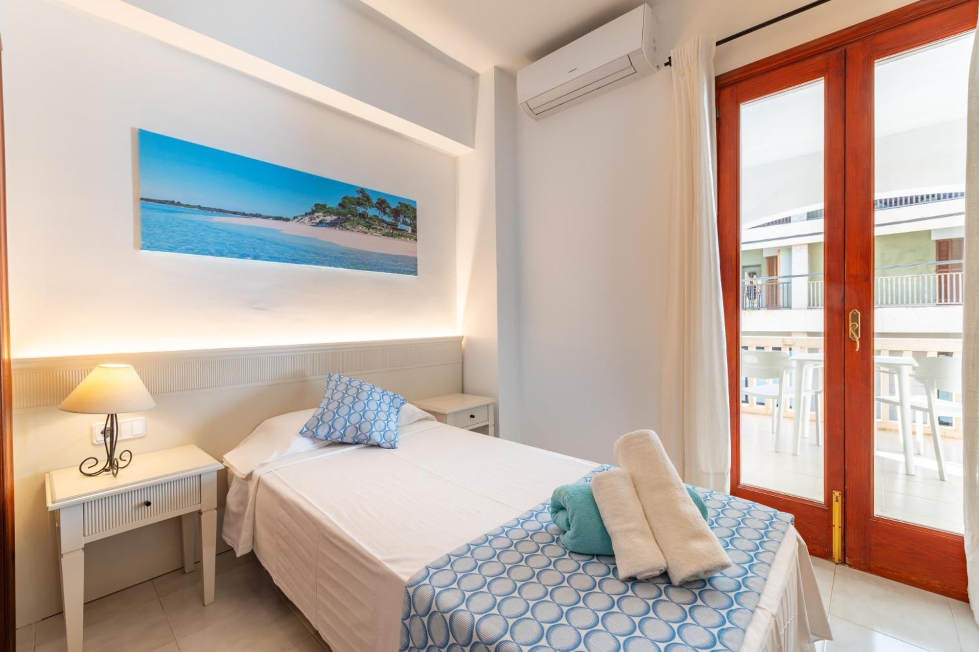 Hotel Martorell By Mhr 콜로니아 산트 호르디 외부 사진